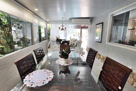 Casa à venda com 4 quartos, 300m² em Pendotiba, Niterói