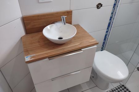 Casa à venda com 100m², 4 quartos e 2 vagasBanheiro da Suíte 2