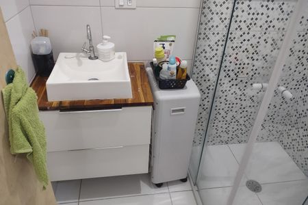 Casa à venda com 100m², 4 quartos e 2 vagasBanheiro