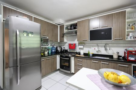 Casa à venda com 121m², 3 quartos e 3 vagas Casa à venda com 121m², 3 quartos e 3 vagasCozinha