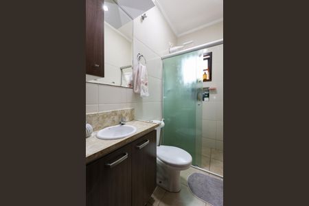 Casa à venda com 121m², 3 quartos e 3 vagas Casa à venda com 121m², 3 quartos e 3 vagasBanheiro da Suíte