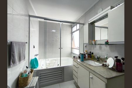 Apartamento à venda com 164m², 3 quartos e 2 vagasBanheiro da Suíte