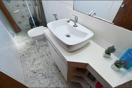 Apartamento à venda com 74m², 3 quartos e 1 vaga Apartamento à venda com 74m², 3 quartos e 1 vagaBanheiro Suite