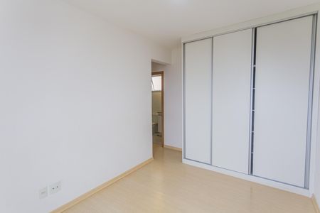 Apartamento à venda com 96m², 3 quartos e 2 vagas Apartamento à venda com 96m², 3 quartos e 2 vagasSuíte