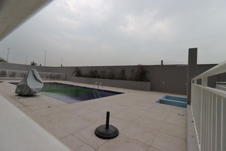 Apartamento à venda com 37m², 2 quartos e sem vagaÁrea Comum - Piscina