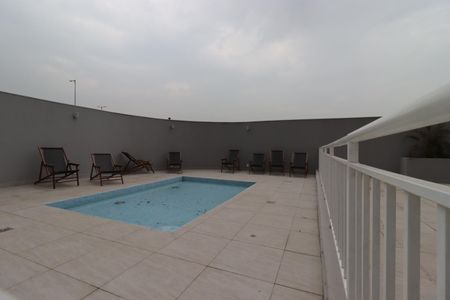 Apartamento à venda com 37m², 2 quartos e sem vagaÁrea Comum - Piscina