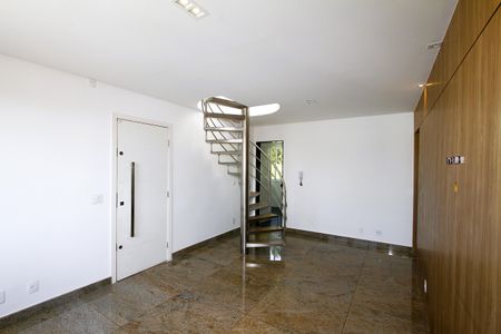 Sala de apartamento para alugar com 3 quartos, 158m² em Padre Eustáquio, Belo Horizonte