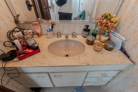 Apartamento à venda com 107m², 4 quartos e 1 vagaBanheiro da Suíte 1