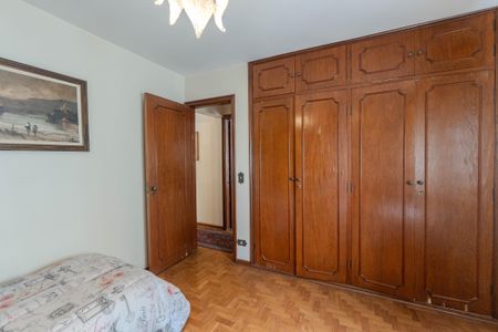 Apartamento à venda com 107m², 4 quartos e 1 vagaQuarto 2