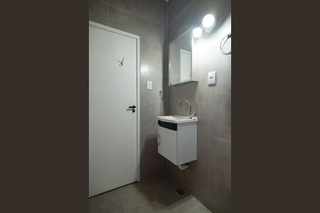 Apartamento para alugar com 27m², 0 quarto e sem vaga Apartamento para alugar com 27m², 0 quarto e sem vagaBanheiro de Serviço