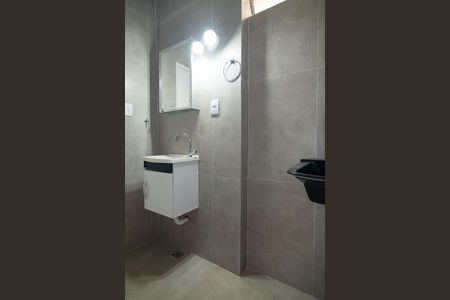 Apartamento para alugar com 27m², 0 quarto e sem vaga Apartamento para alugar com 27m², 0 quarto e sem vagaBanheiro de Serviço