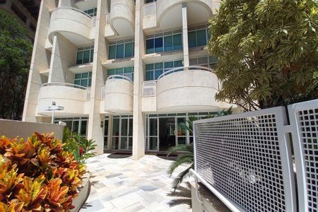 Apartamento à venda com 70m², 1 quarto e 3 vagas Apartamento à venda com 70m², 1 quarto e 3 vagasFachada do Prédio