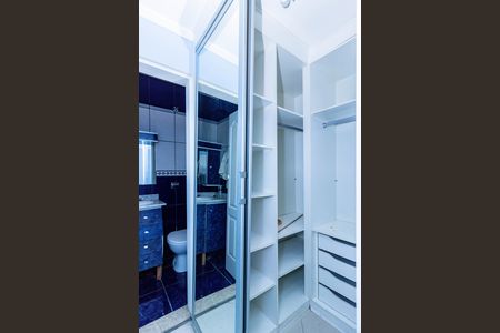 Casa à venda com 360m², 6 quartos e 3 vagas Casa à venda com 360m², 6 quartos e 3 vagasBanheiro da Suíte