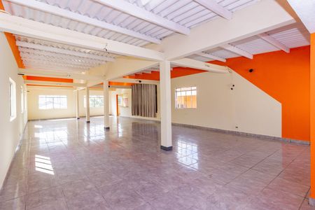 Casa à venda com 360m², 6 quartos e 3 vagas Casa à venda com 360m², 6 quartos e 3 vagasÁrea comum