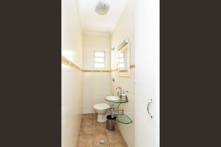 Casa à venda com 360m², 6 quartos e 3 vagas Casa à venda com 360m², 6 quartos e 3 vagasBanheiro social