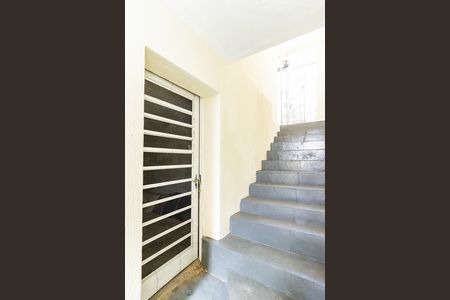Casa à venda com 360m², 6 quartos e 3 vagas Casa à venda com 360m², 6 quartos e 3 vagasCorredor Acesso Casas