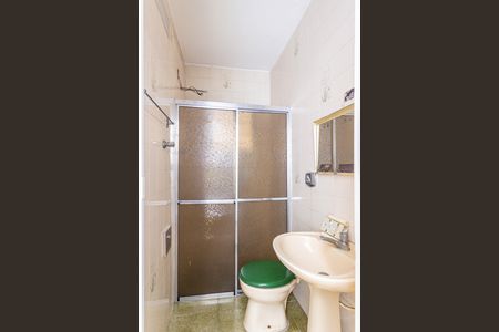 Casa à venda com 360m², 6 quartos e 3 vagas Casa à venda com 360m², 6 quartos e 3 vagasCasa 2 - Banheiro social