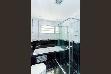 Casa à venda com 360m², 6 quartos e 3 vagas Casa à venda com 360m², 6 quartos e 3 vagasBanheiro da Suíte 2