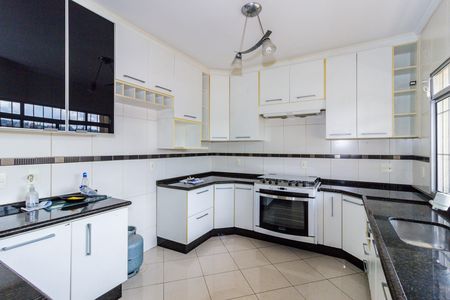 Casa à venda com 360m², 6 quartos e 3 vagas Casa à venda com 360m², 6 quartos e 3 vagasCozinha