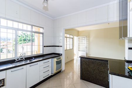 Casa à venda com 360m², 6 quartos e 3 vagas Casa à venda com 360m², 6 quartos e 3 vagasCozinha