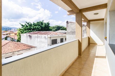Casa à venda com 360m², 6 quartos e 3 vagas Casa à venda com 360m², 6 quartos e 3 vagasVaranda