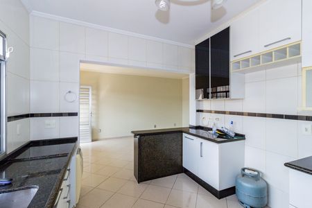Casa à venda com 360m², 6 quartos e 3 vagas Casa à venda com 360m², 6 quartos e 3 vagasCozinha
