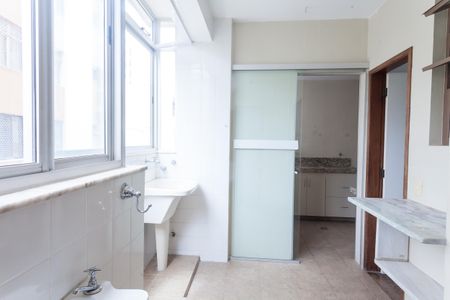 Apartamento para alugar com 171m², 3 quartos e 1 vagaÁrea de Serviço