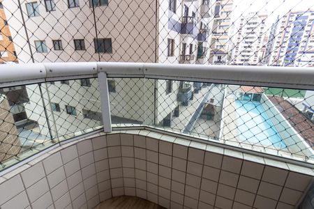Apartamento para alugar com 100m², 2 quartos e 1 vagaDetalhe da sacada do quarto