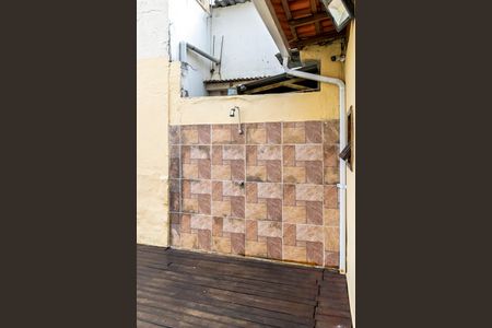 Casa à venda com 240m², 2 quartos e 1 vaga Casa à venda com 240m², 2 quartos e 1 vagaDeck da Piscina