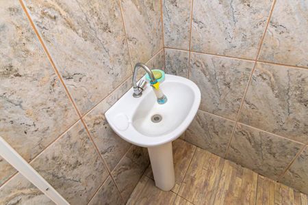 Casa à venda com 240m², 2 quartos e 1 vaga Casa à venda com 240m², 2 quartos e 1 vagaBanheiro da Varanda