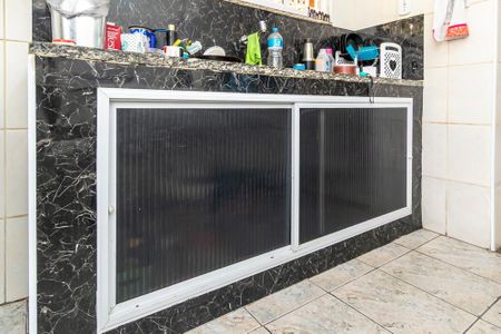 Casa à venda com 240m², 2 quartos e 1 vaga Casa à venda com 240m², 2 quartos e 1 vagaCozinha - Armários