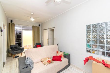 Casa à venda com 240m², 2 quartos e 1 vaga Casa à venda com 240m², 2 quartos e 1 vagaSala