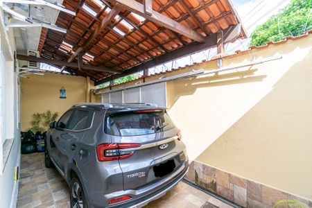 Casa à venda com 240m², 2 quartos e 1 vaga Casa à venda com 240m², 2 quartos e 1 vagaVaranda e Garagem