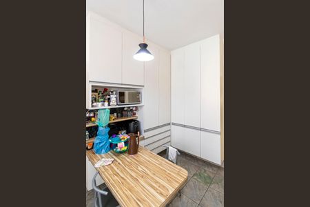 Casa à venda com 240m², 2 quartos e 1 vaga Casa à venda com 240m², 2 quartos e 1 vagaCozinha - Armários