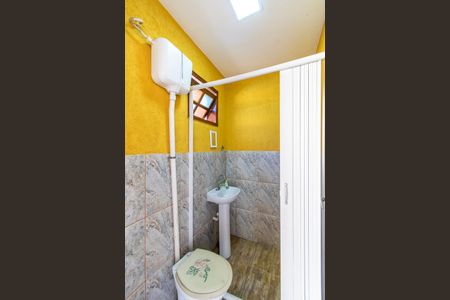 Casa à venda com 240m², 2 quartos e 1 vaga Casa à venda com 240m², 2 quartos e 1 vagaBanheiro da Varanda