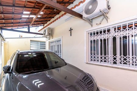 Casa à venda com 240m², 2 quartos e 1 vaga Casa à venda com 240m², 2 quartos e 1 vagaVaranda e Garagem