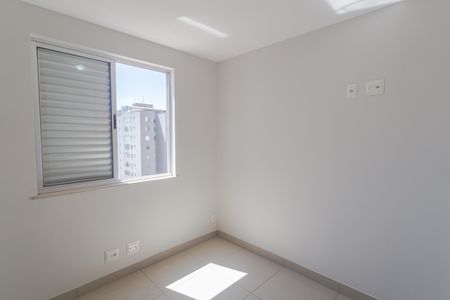 Apartamento à venda com 70m², 3 quartos e 2 vagasQuarto 2