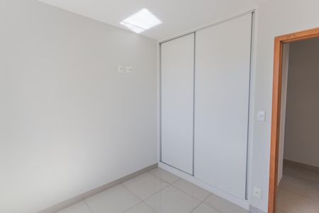 Apartamento à venda com 70m², 3 quartos e 2 vagasQuarto 2