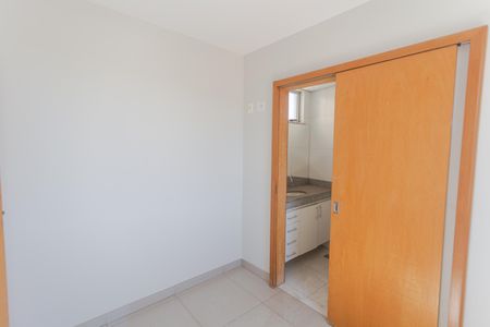 Suíte de apartamento à venda com 3 quartos, 70m² em Santa Efigênia, Belo Horizonte