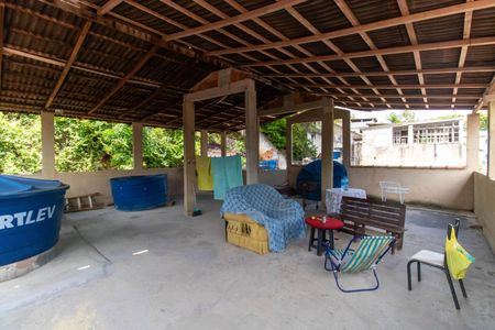 Casa à venda com 111m², 4 quartos e 1 vaga Casa à venda com 111m², 4 quartos e 1 vagaTerraço