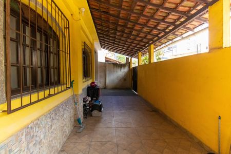 Casa à venda com 111m², 4 quartos e 1 vaga Casa à venda com 111m², 4 quartos e 1 vagaÁrea externa