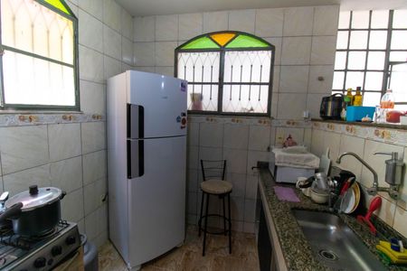 Casa à venda com 111m², 4 quartos e 1 vaga Casa à venda com 111m², 4 quartos e 1 vagaCozinha