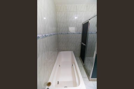 Casa à venda com 111m², 4 quartos e 1 vaga Casa à venda com 111m², 4 quartos e 1 vagaBanheiro da Suíte