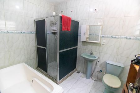 Casa à venda com 111m², 4 quartos e 1 vaga Casa à venda com 111m², 4 quartos e 1 vagaBanheiro da Suíte