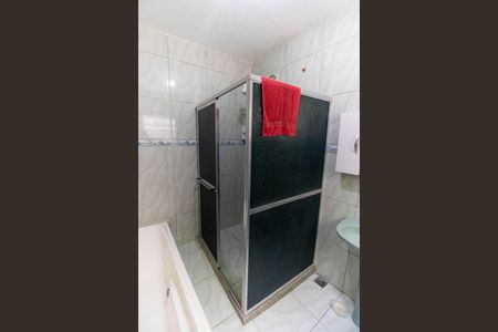 Casa à venda com 111m², 4 quartos e 1 vaga Casa à venda com 111m², 4 quartos e 1 vagaBanheiro da Suíte