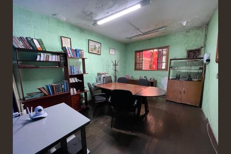 Casa à venda com 150m², 3 quartos e 5 vagas