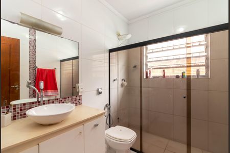 Casa à venda com 337m², 3 quartos e 5 vagasBanheiro 2