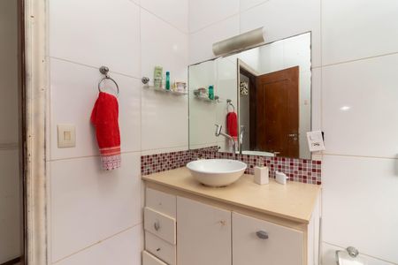 Casa à venda com 337m², 3 quartos e 5 vagasBanheiro 2