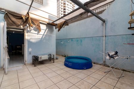 Casa à venda com 337m², 3 quartos e 5 vagasQuintal