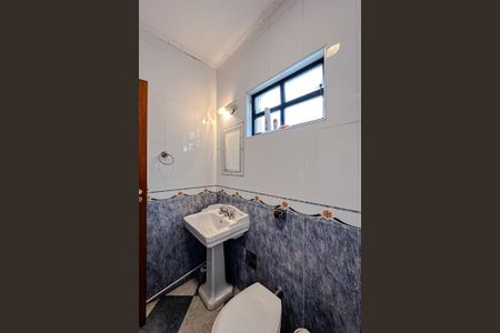 Casa à venda com 200m², 3 quartos e 2 vagasBanheiro 2